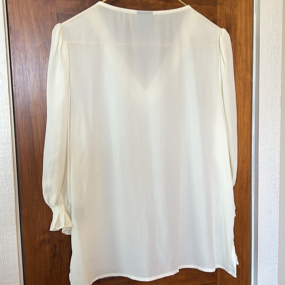 Blouson Sleeve V Neck Tunic Blouse in Ivory  | PM - Picture 2 of 7